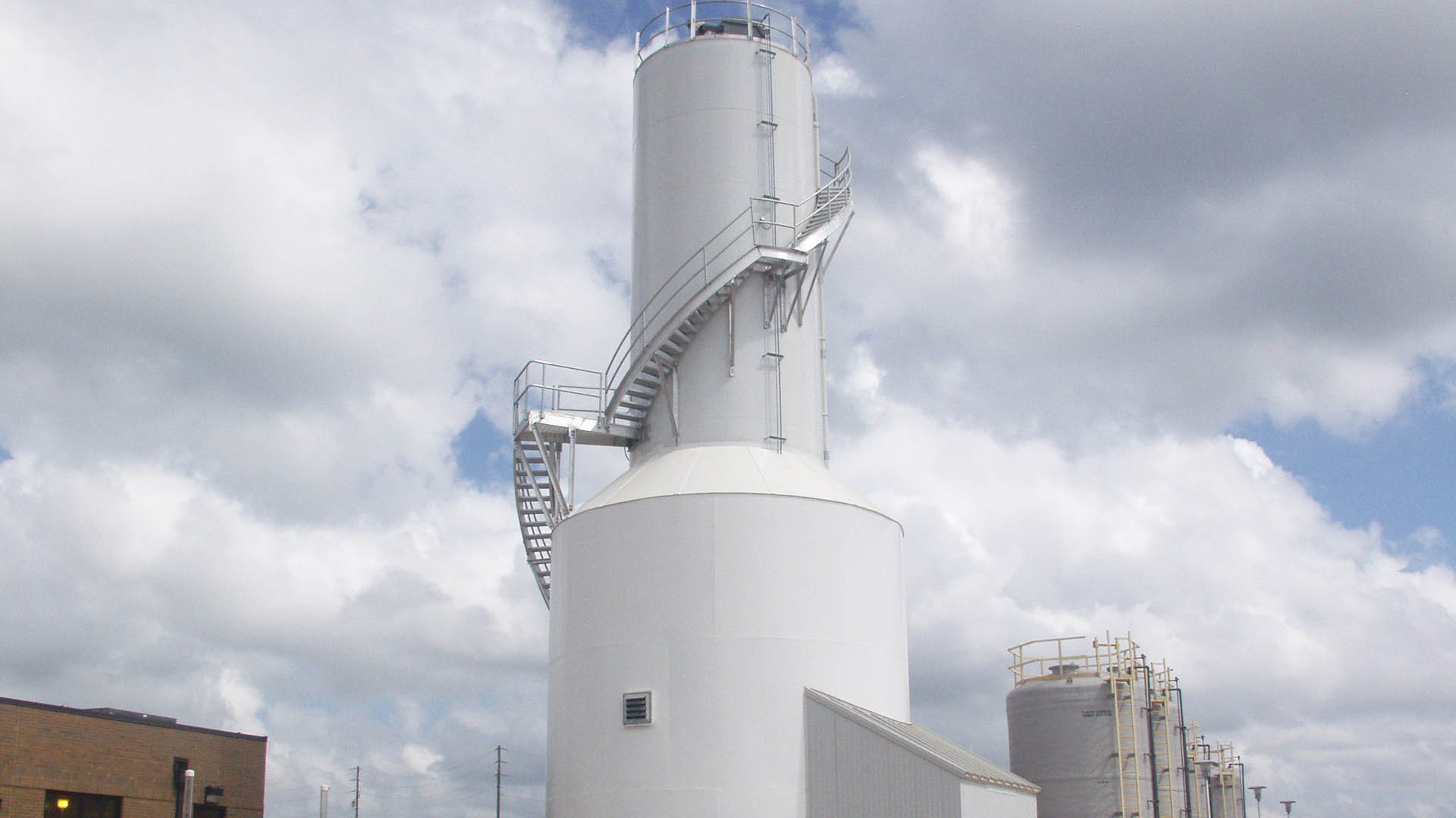 Silo outside a manufacturing plant