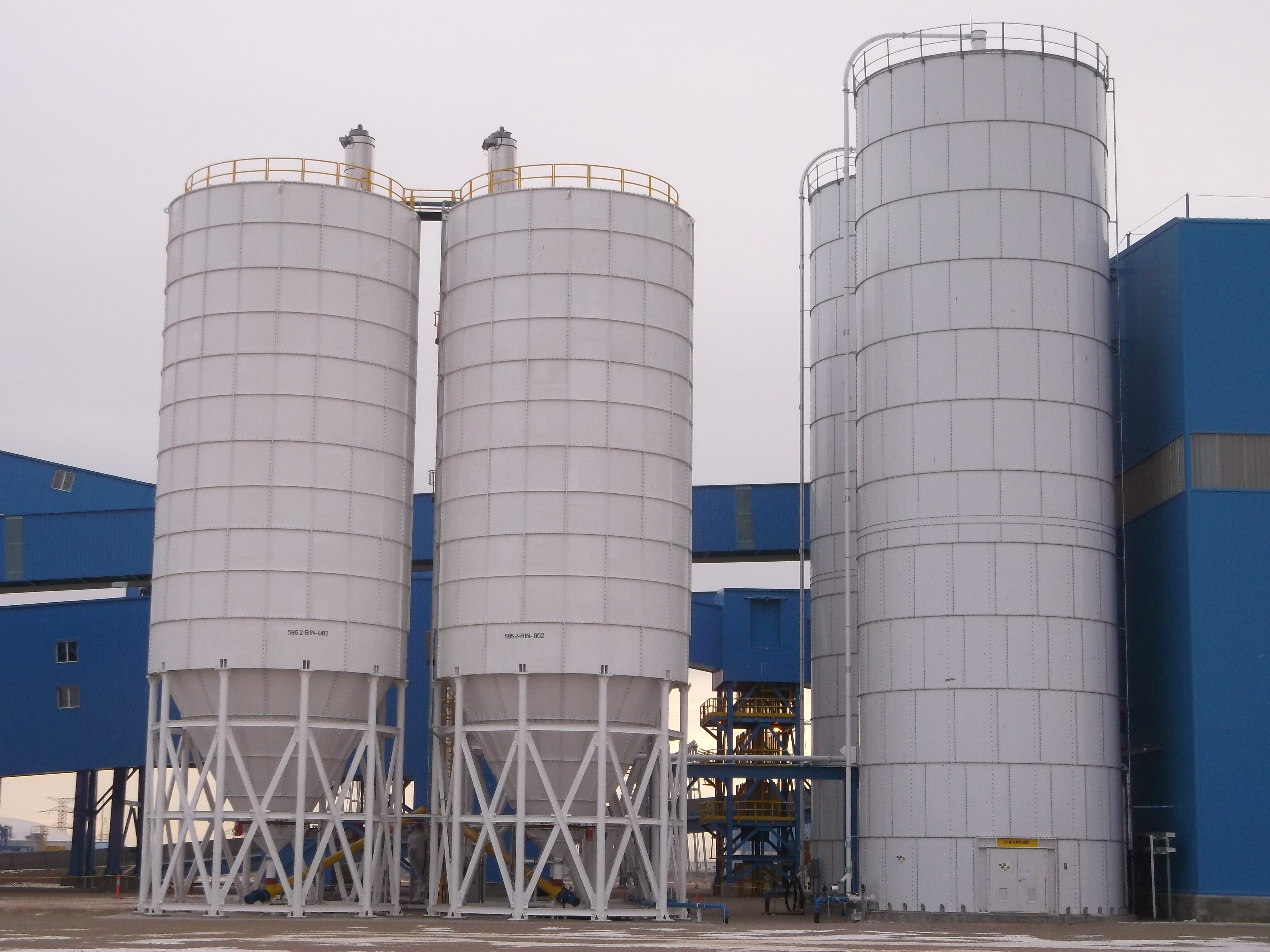 Advantages of Dry Bulk Chemical Storage Silos from STT